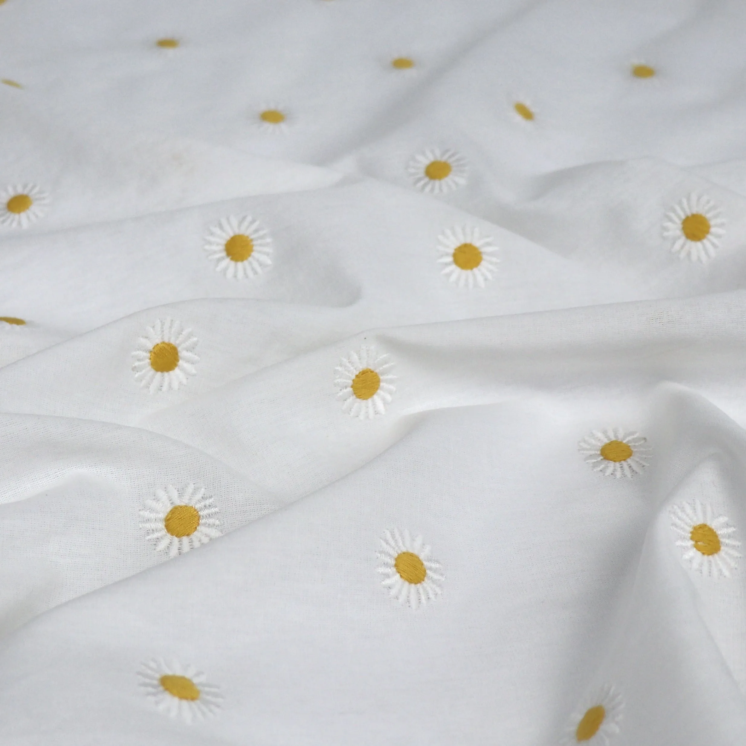 Cotton Poplin - Embroidered Daisies