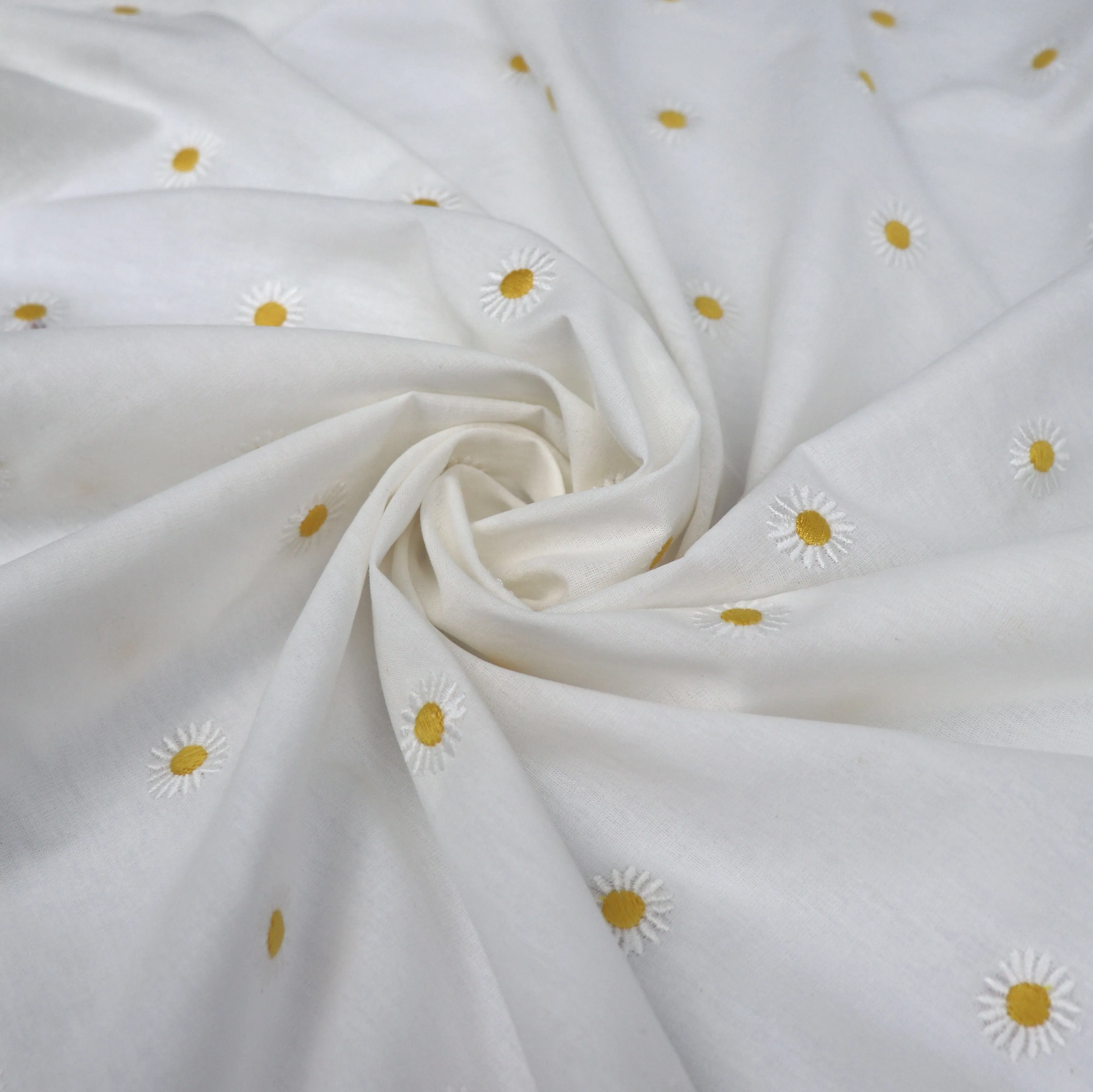 Cotton Poplin - Embroidered Daisies