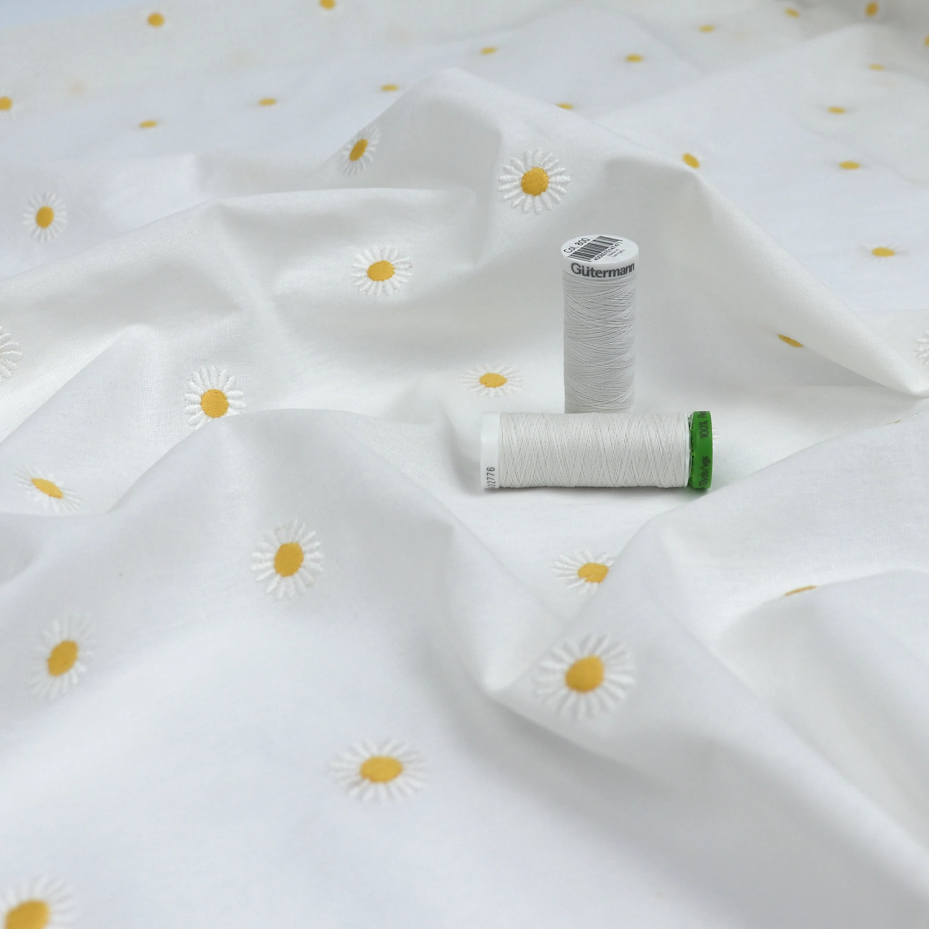 Cotton Poplin - Embroidered Daisies